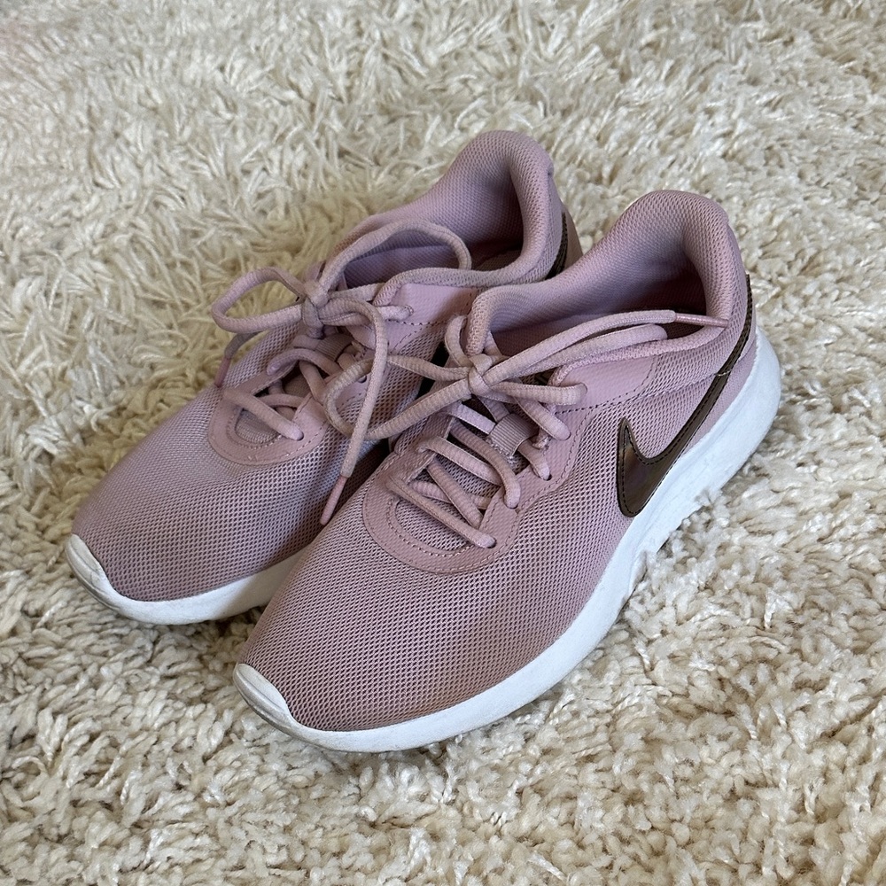 Nike Women's Lavender Sneakers